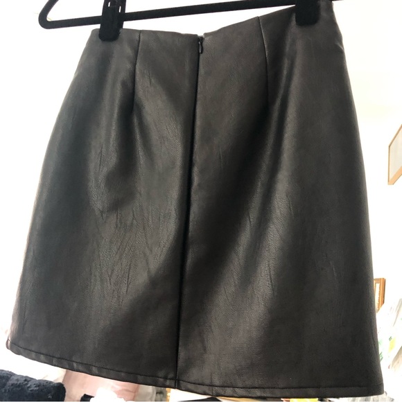 NWOT Faux-leather Mini Skirt with Slit - Picture 4 of 5